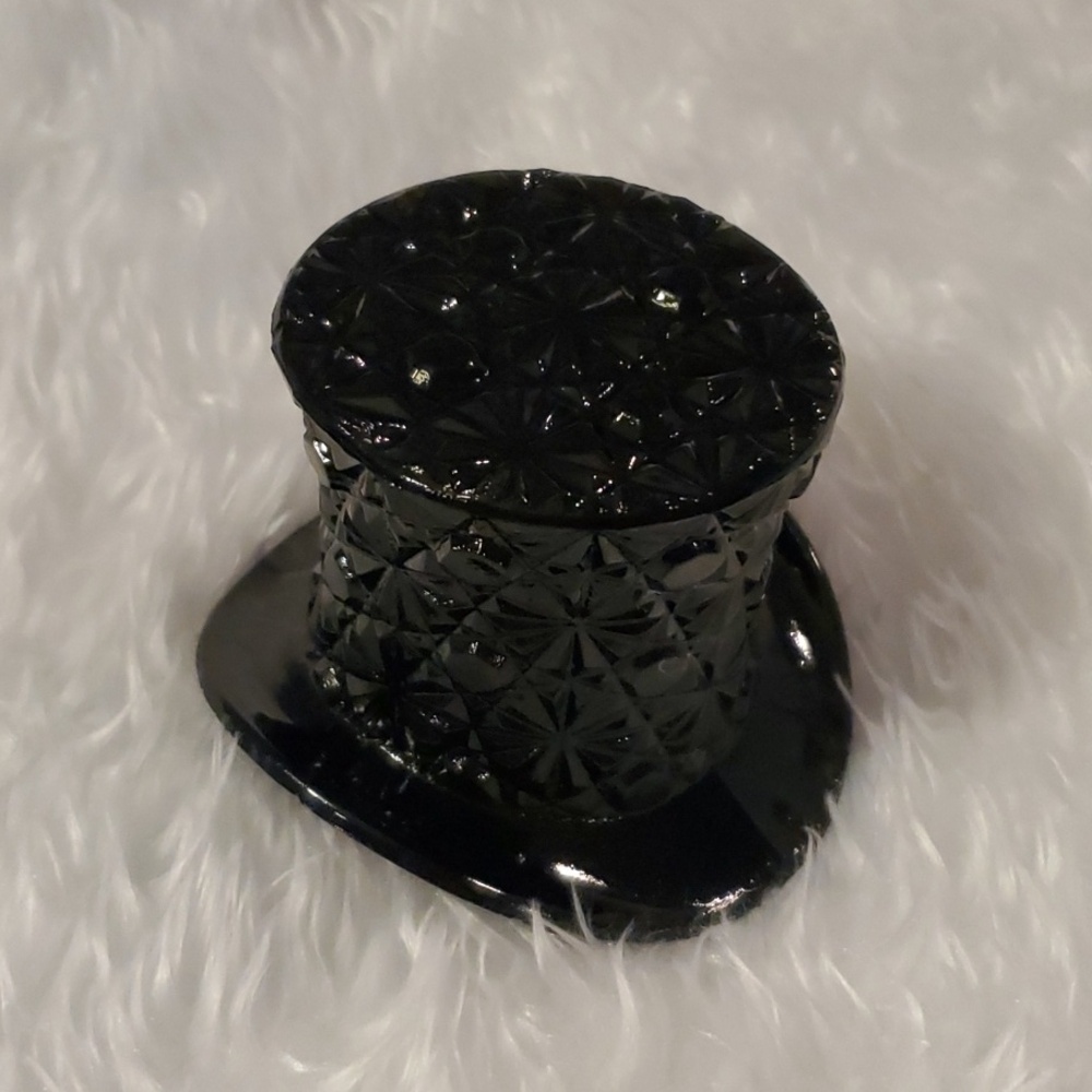 Vintage Fenton Daisy & Button Top Hat, Black Amethyst